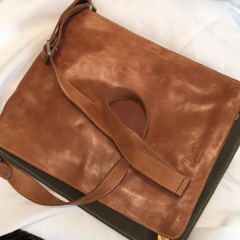 💃Sale💃💥Leather and Fabric Messenger Bag